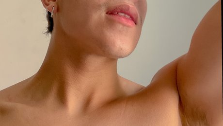 Juanjoo erotic model photos