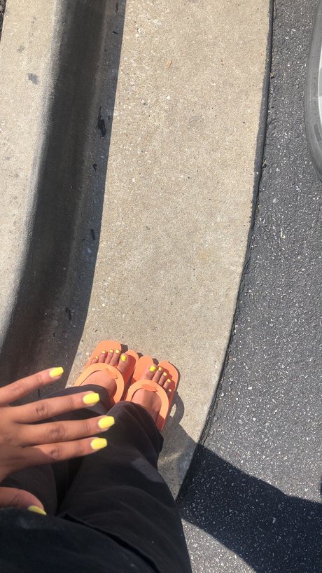 HeavenlyFeet star img