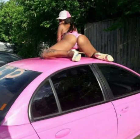 Pinky Brooks model exclusive img