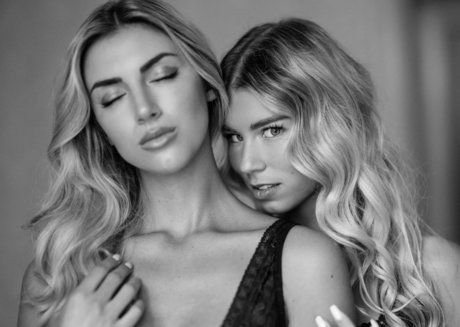 Sister Cash model hot picture