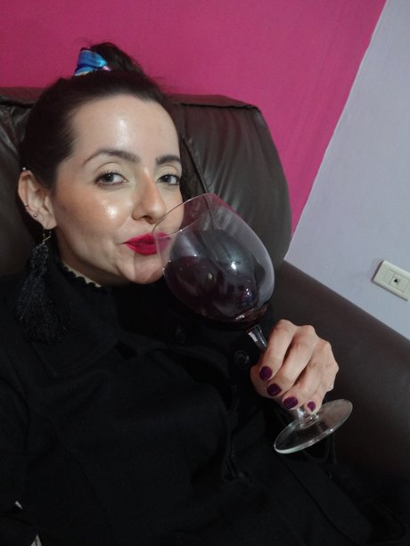 Leslie Grimoldi model nice pics