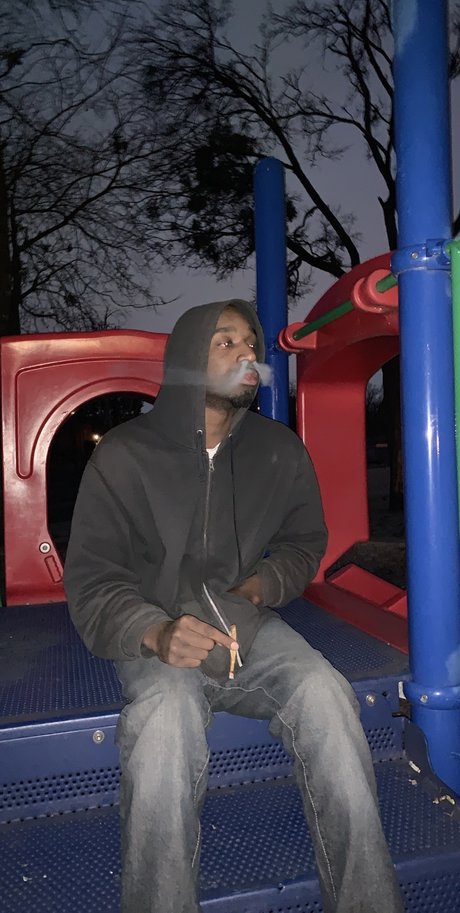 Tonio_ model top picture