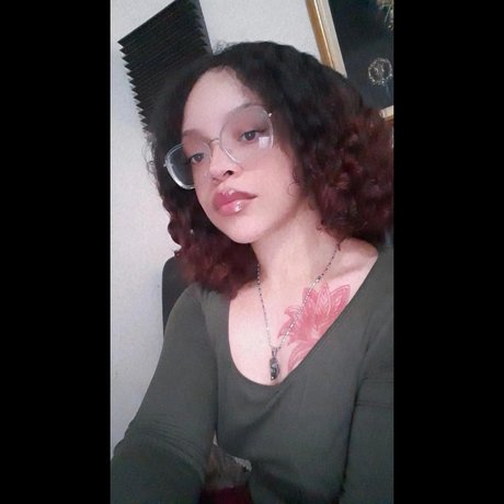 Tyjane Havies beautiful actress photo