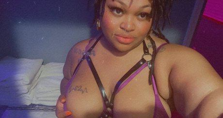 Mia the ThroatGoddessxx pornstar adult image