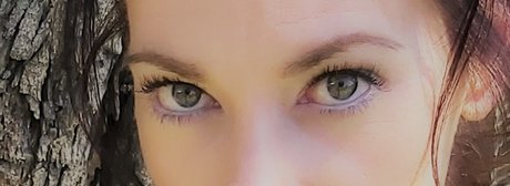 Petite Green sex actress photo