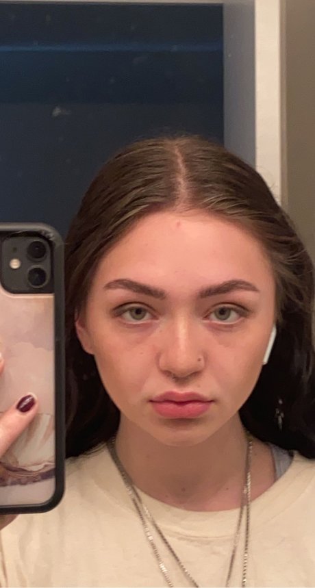 genesis nudes actress photo