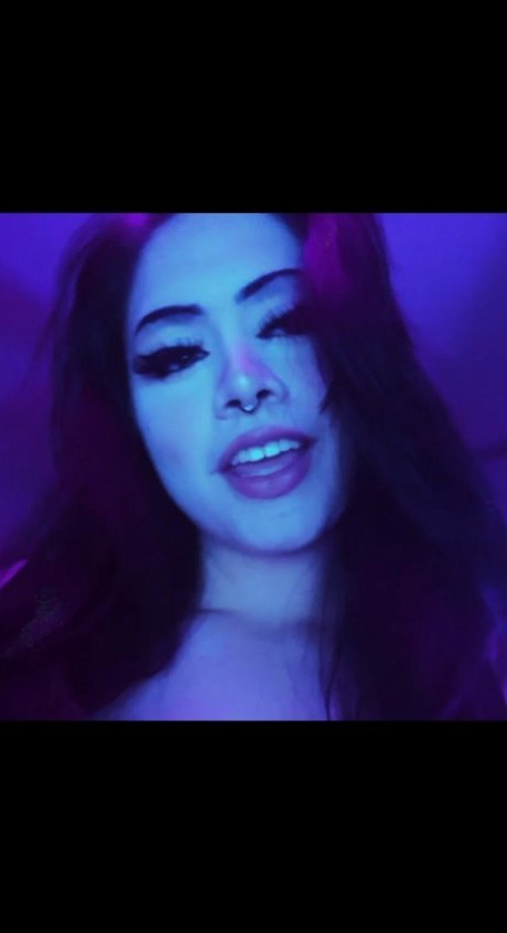 _Madame West_ beautiful model picture