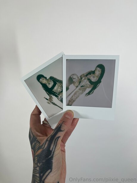 Piixiequeen model nude pics