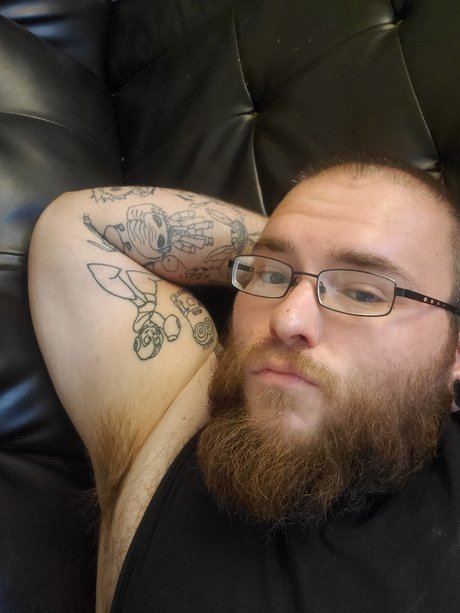 Tripp Entarin nude model pics