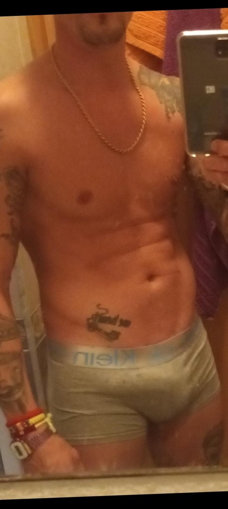 Ragnar naked star image