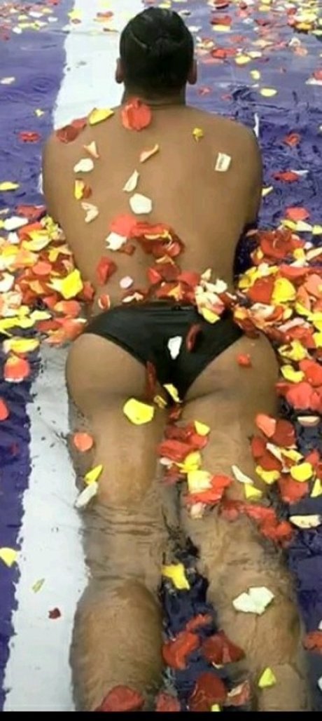 Stop and stare perfect model picture