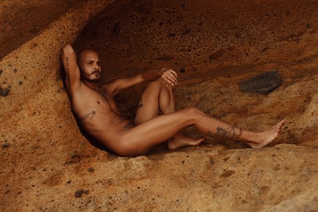 Miguel Reyes pretty actress picture