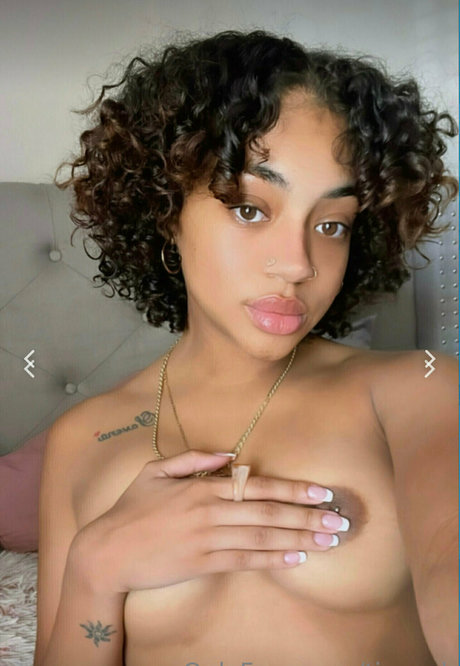 tinyyyk pornographic model pic