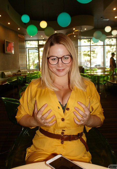 Holly Garner art pornstar img