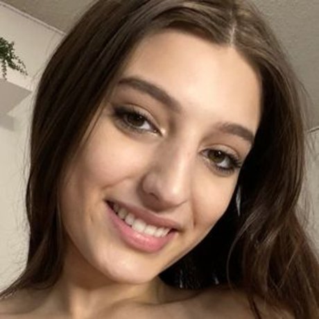 Alisonrainer star high quality image