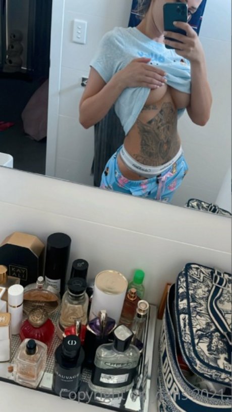 asian shemale onlyfans exclusive photo