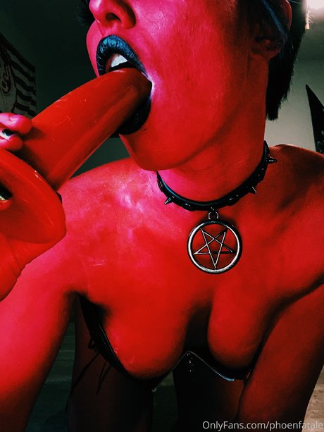 Phoenfatale Best Profile Photo
