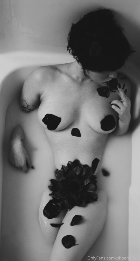 Phoenfatale star beautiful photo