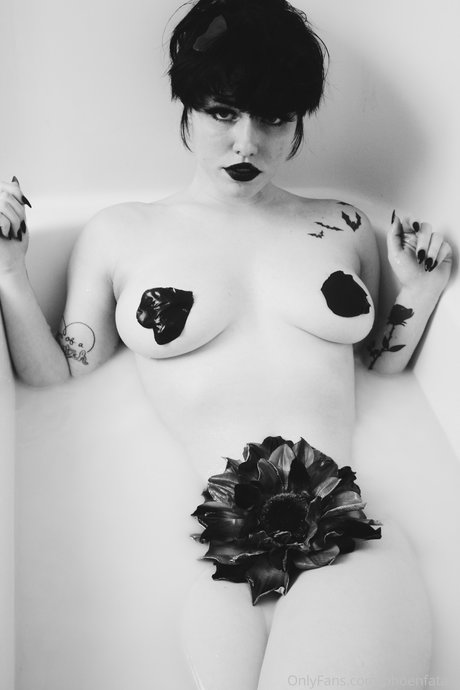 Phoenfatale pornstar xxx image