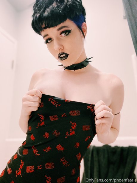 Phoenfatale art model img