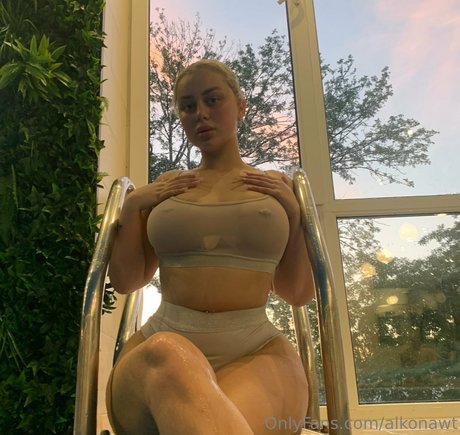 asian influencer onlyfans nice picture