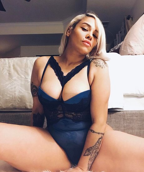 Scarlett Cakez pornstar adult img