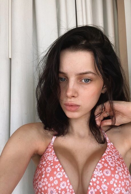 Brittany Olivia porn model images