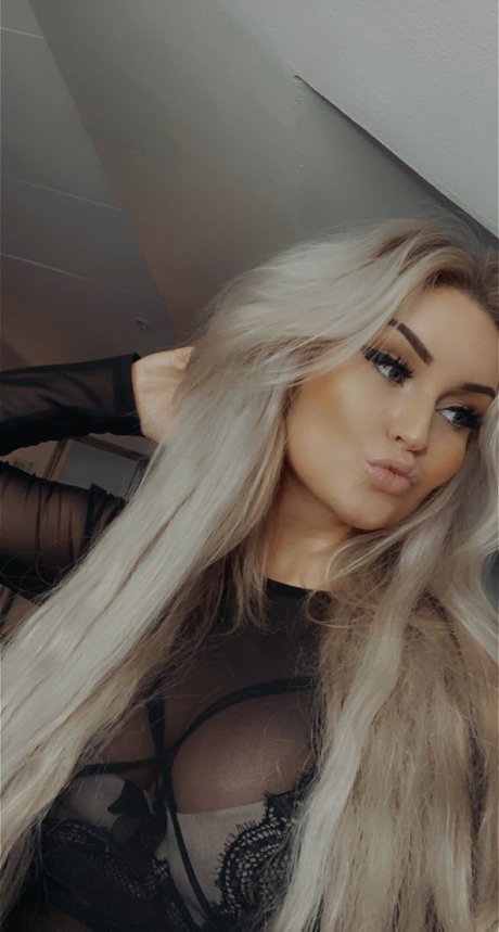 amateur blonde onlyfans free nude images