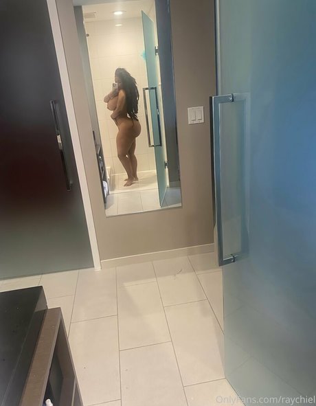 Raychiel adult model pictures