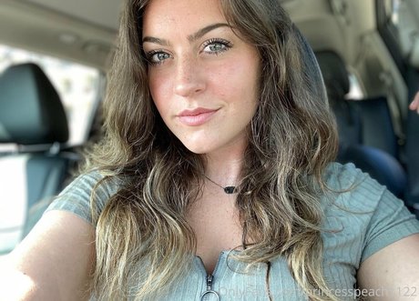 Princess Peachy star nude pics