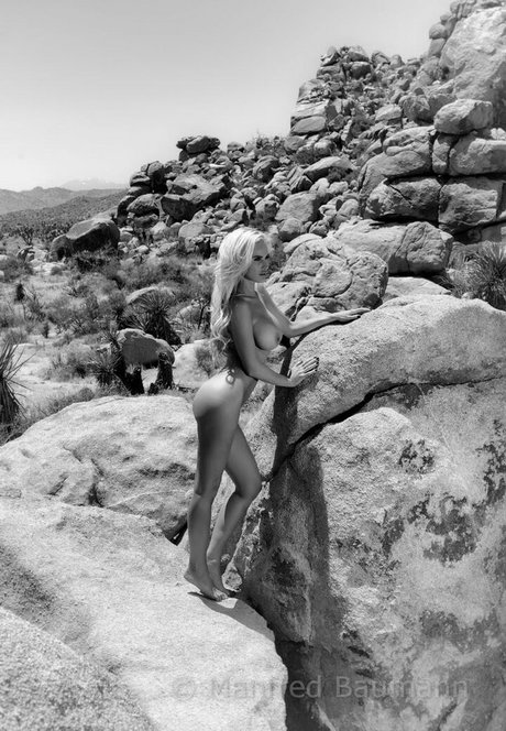 Leanna Bartlett nice pornstar image