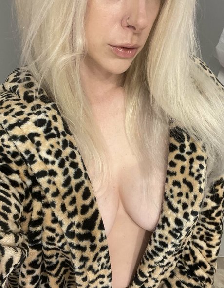 black hair onlyfans sex pic