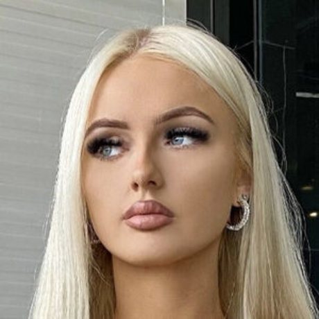 Savannah Gillman high quality actress images