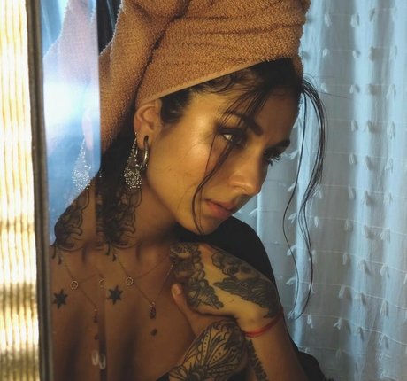 Krewella model pornographic photos