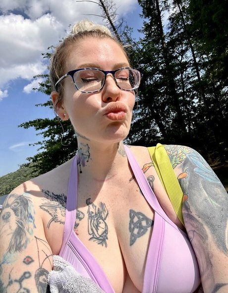 Sarah Karuna Satori pornstar pretty pictures