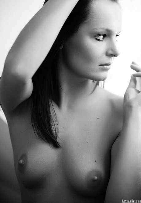 Nujolie beautiful actress gallery