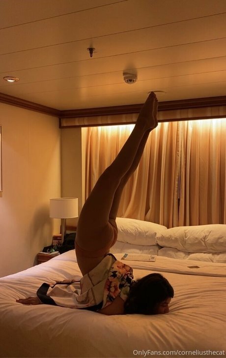 corneliusthecat naked model pictures