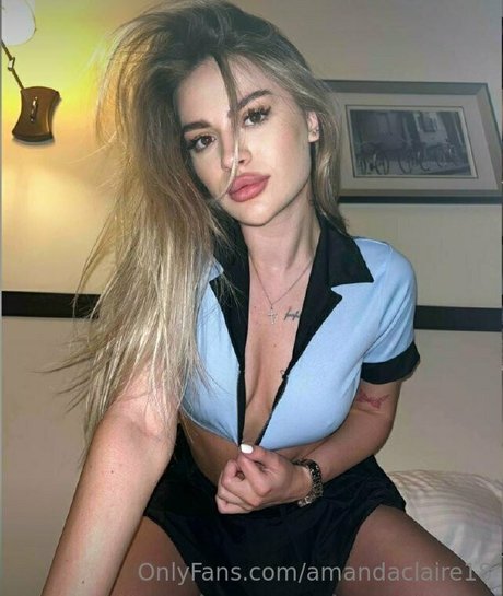 amandaclaire18 naked actress picture