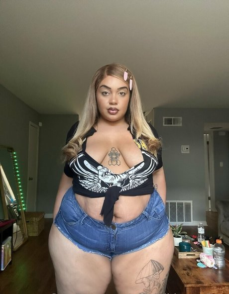 officialhhoneybee pornstar nudes img