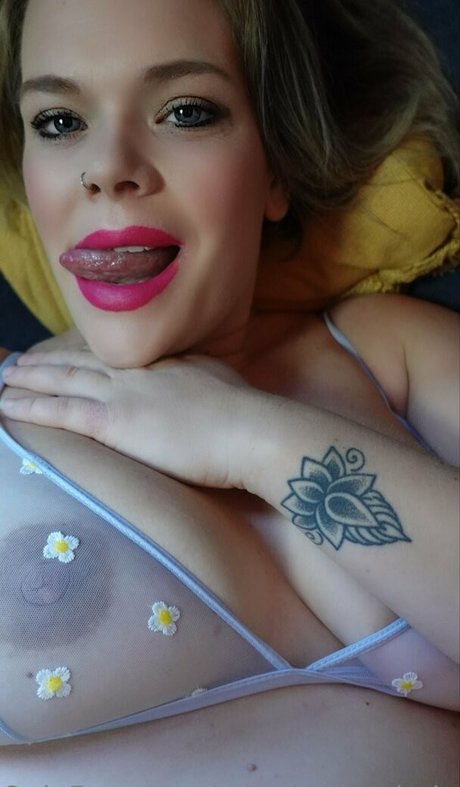 naughtyjessieduke erotic star image