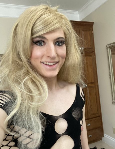 shaved onlyfans hot naked images