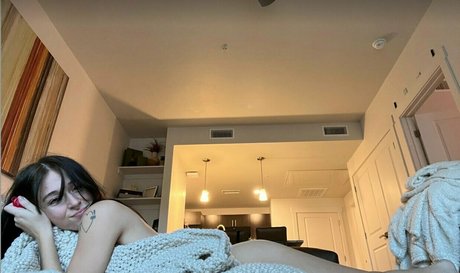 petite onlyfans exclusive pic