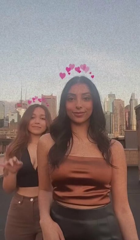 Iman Moosa star nude picture