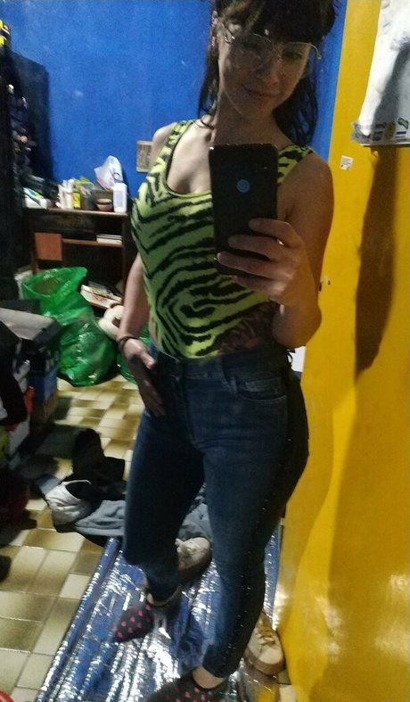 pampi cush sexy actress pics