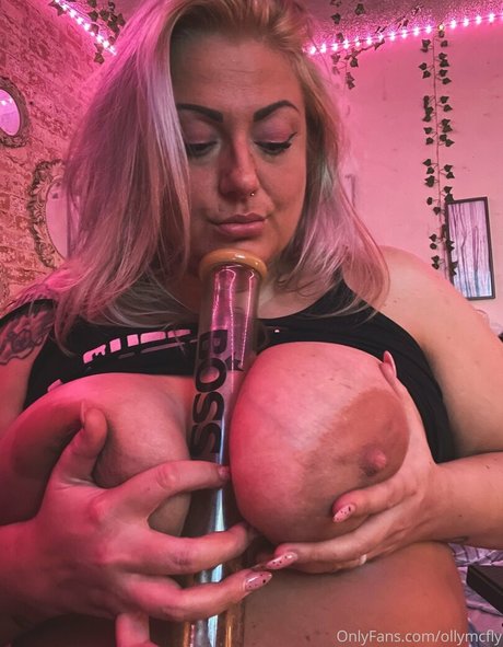 ollymcfly star pornographic images