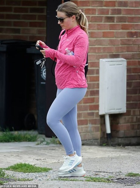 Dani Dyer pretty pornstar archive