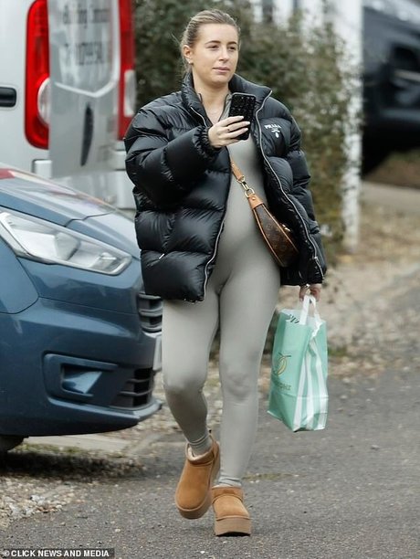 Dani Dyer star sex pics