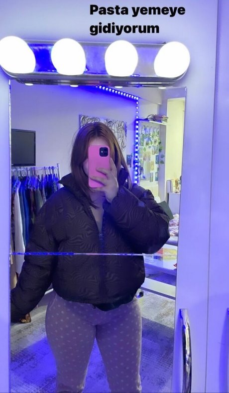 Melekwhoo free actress pics