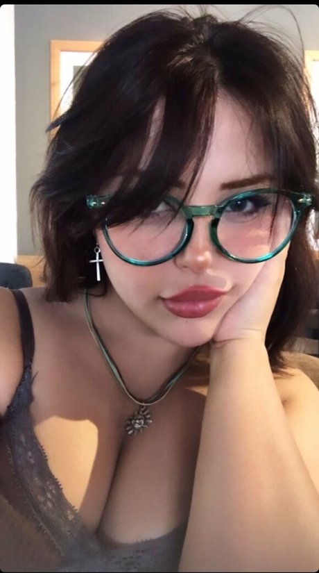 Melekwhoo star nudes image