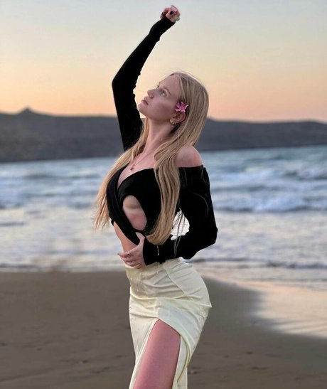 blonde natural onlyfans sex pic